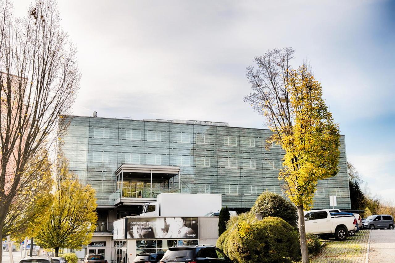 B&B Hotel Salzburg-Nord ภายนอก รูปภาพ